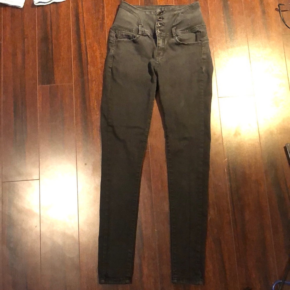 Black high waisted skinny jeans.